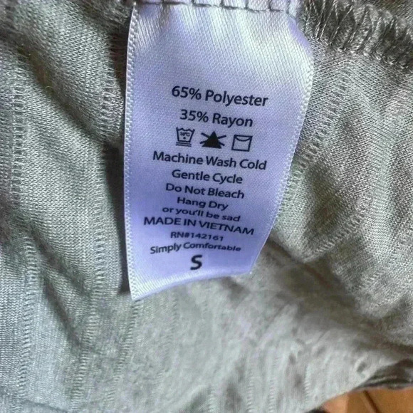 Lularoe small lightweight grey “ Ruffled” Sarah duster cardigan. NWT. Pleated - Picture 8 of 9